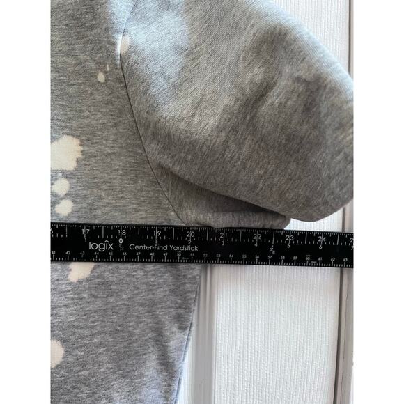 Vie + Richie Paris Bleached Cat Money Sign Short Sleeve Sweater Top Size Medium - Picture 6 of 9